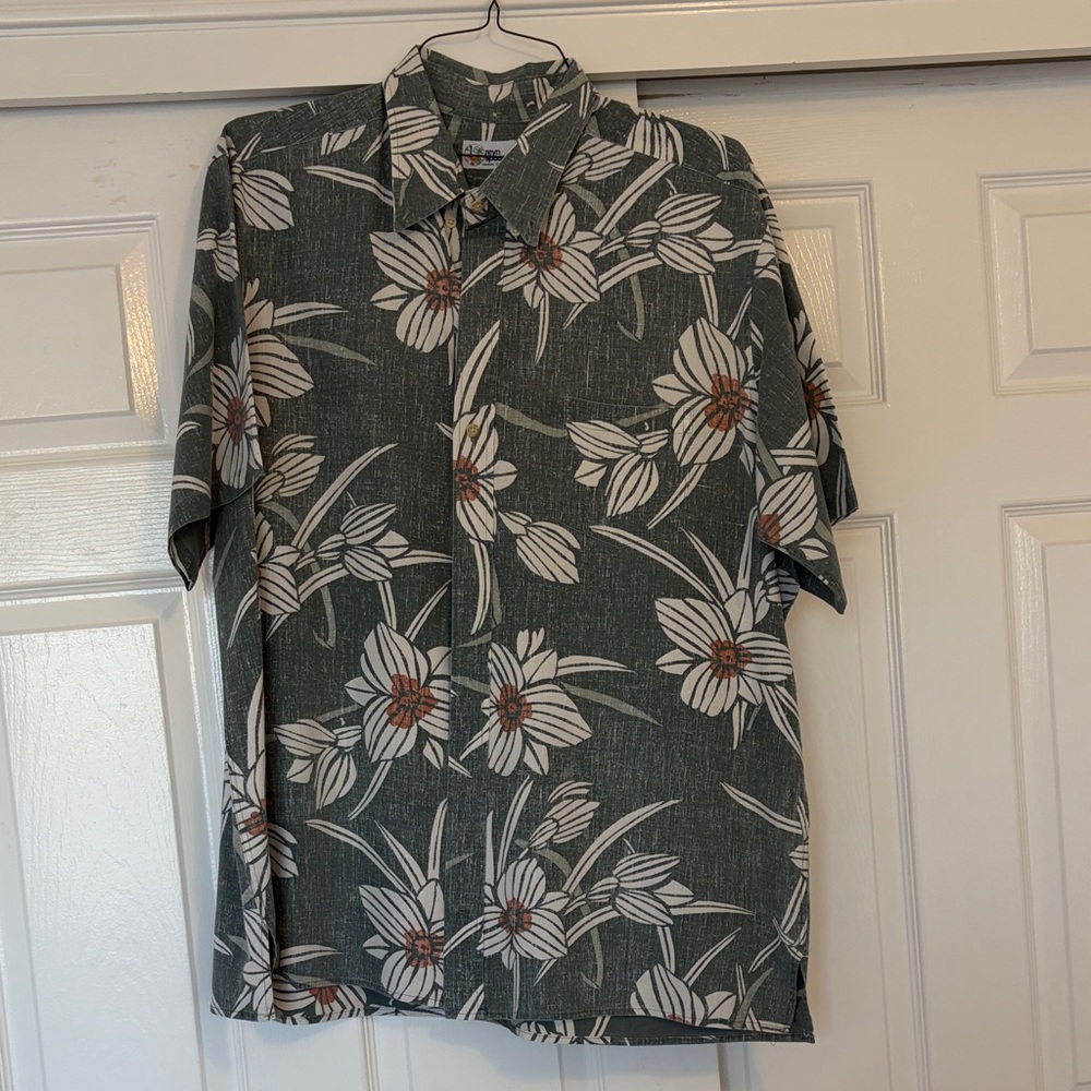 Reyn Spooner Green and White Floral Button Down Shirt